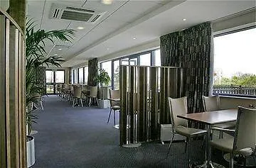 Holiday Inn Express Cardiff Airport, An Ihg Hotel