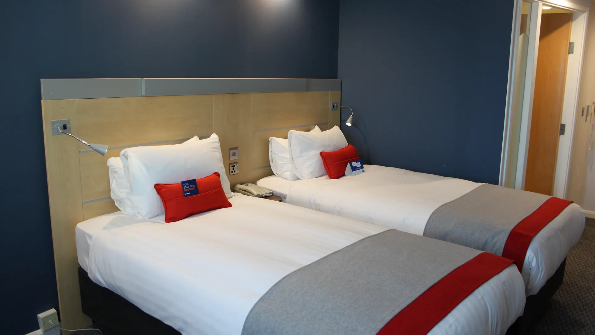 Holiday Inn Express Cardiff Airport, An Ihg Hotel United Kingdom