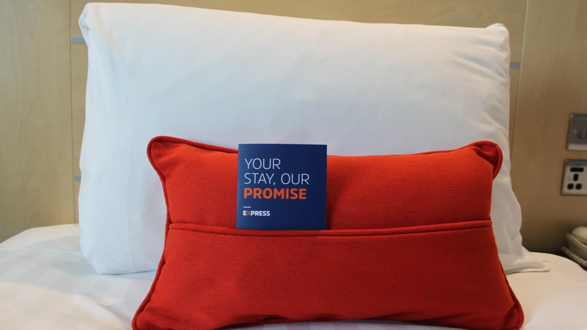 Holiday Inn Express Cardiff Airport, An Ihg Hotel 3*,  United Kingdom