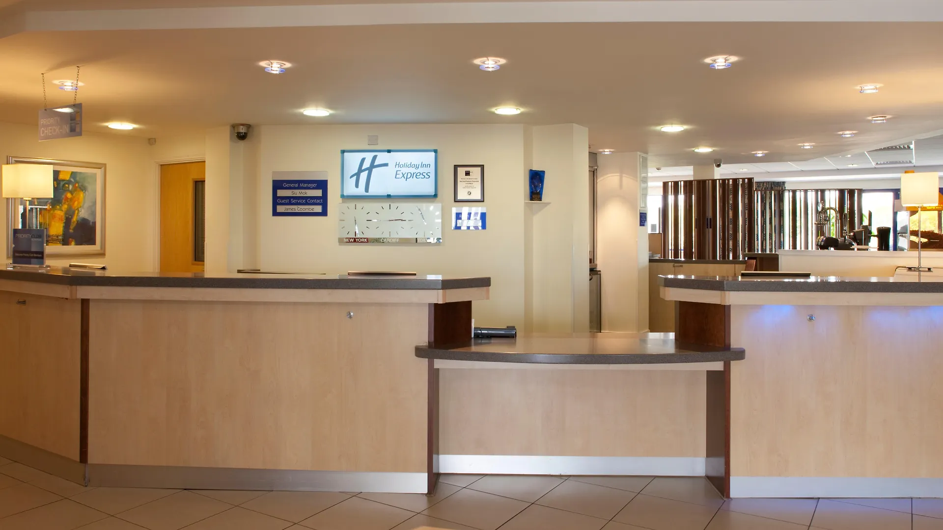 ***  Holiday Inn Express Cardiff Airport, An Ihg Hotel United Kingdom