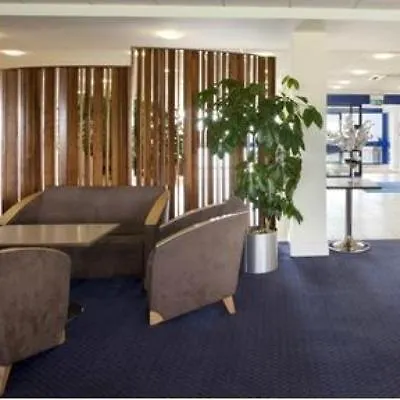 Holiday Inn Express Cardiff Airport, An Ihg Hotel