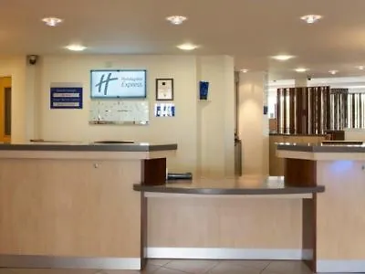 Holiday Inn Express Cardiff Airport, An Ihg Hotel